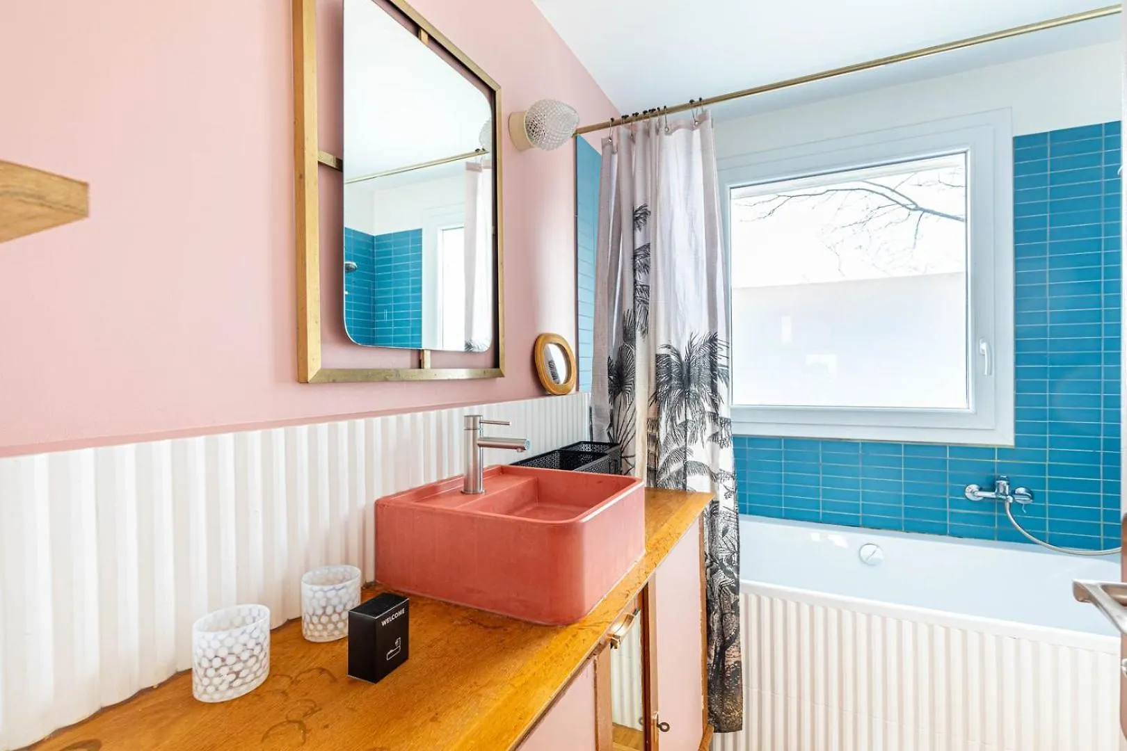 Guestready - Colorful Family Getaway In Belleville Paris