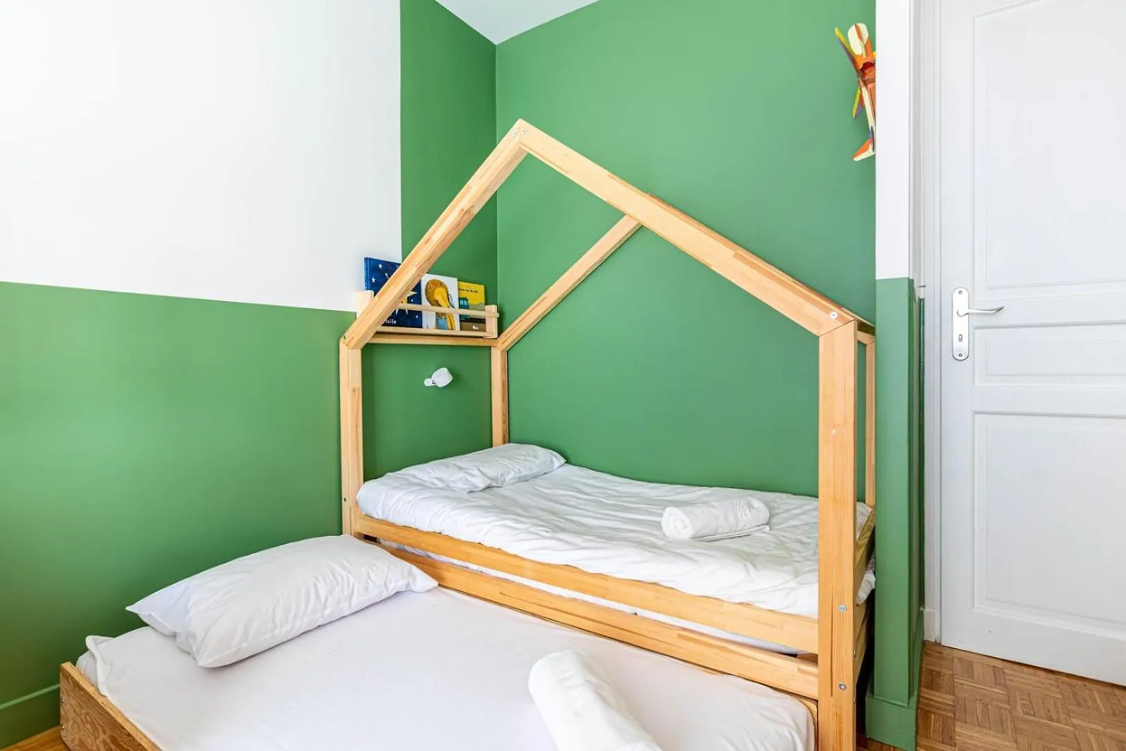 Guestready - Colorful Family Getaway In Belleville Paris France
